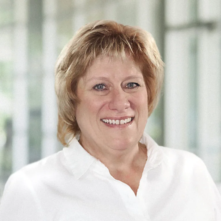 http://Amy%20Weinert%20is%20Assistant%20Vice%20President%20of%20Consumer%20Lending%20at%20First%20National%20Bank%20of%20Brookfield,%20assisting%20customers%20with%20lending%20solutions%20designed%20to%20support%20everyday%20financial%20goals%20at%20the%20best%20bank%20in%20Brookfield,%20Illinois.
